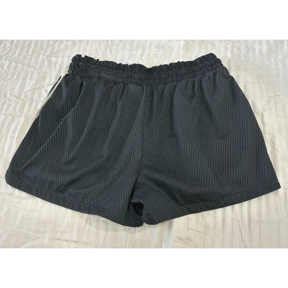 NIKE WOMENS ATHLETIC SHORTS SIZE XL
